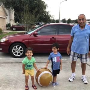 Meet your Posher, Emeel